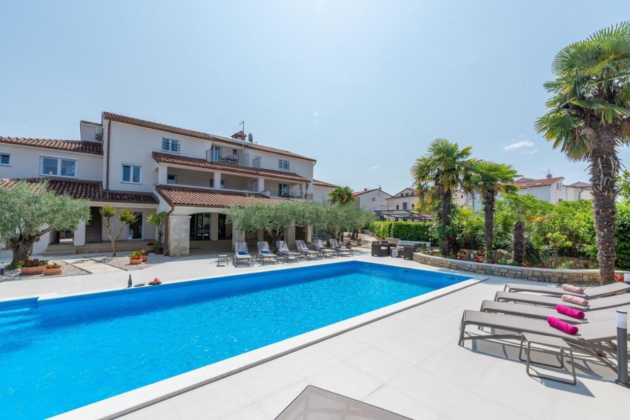 Villa Hope - Apartments With Shared Pool Poreč Exteriér fotografie