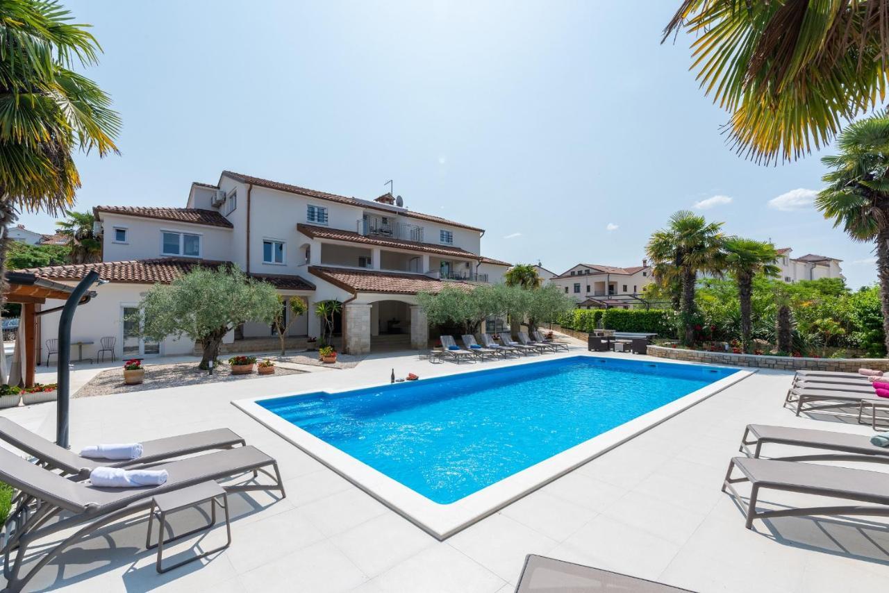 Villa Hope - Apartments With Shared Pool Poreč Exteriér fotografie