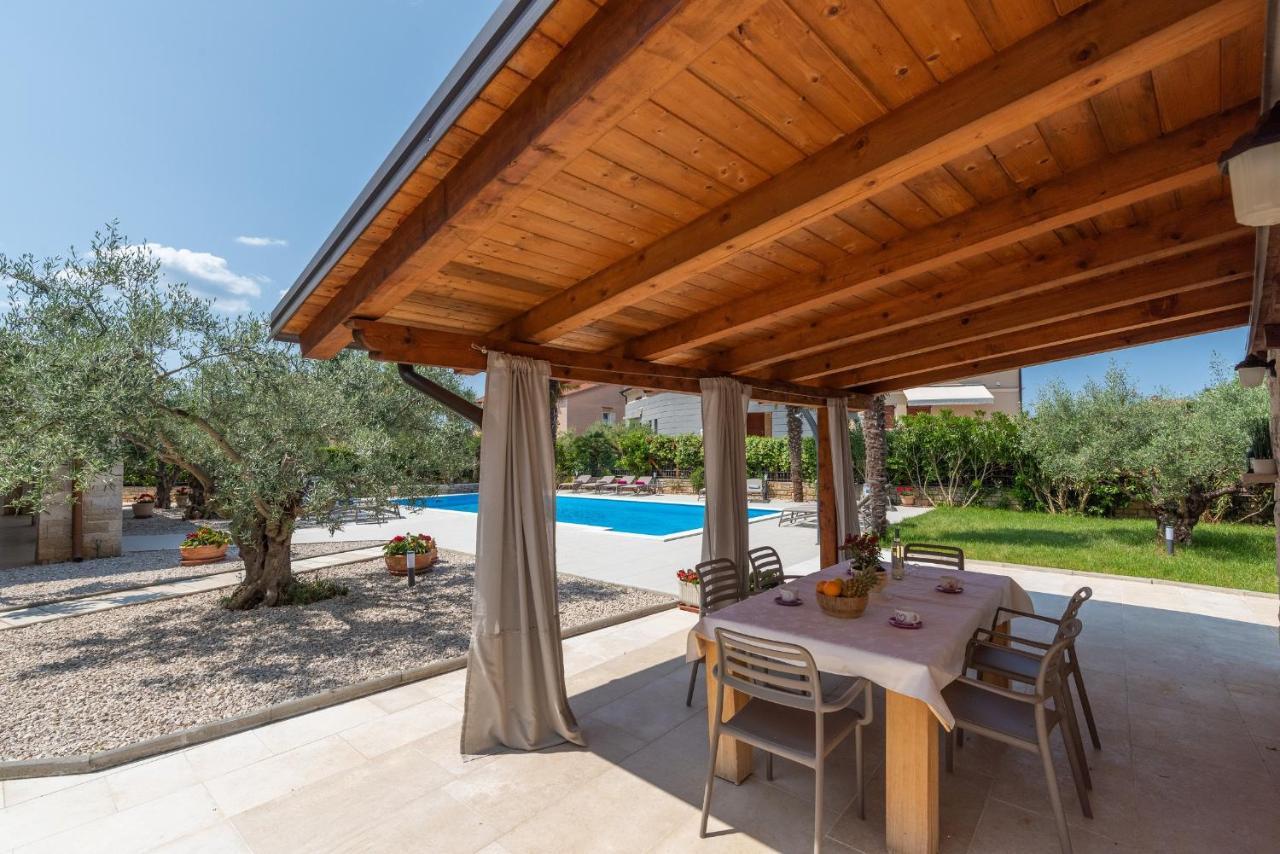 Villa Hope - Apartments With Shared Pool Poreč Exteriér fotografie