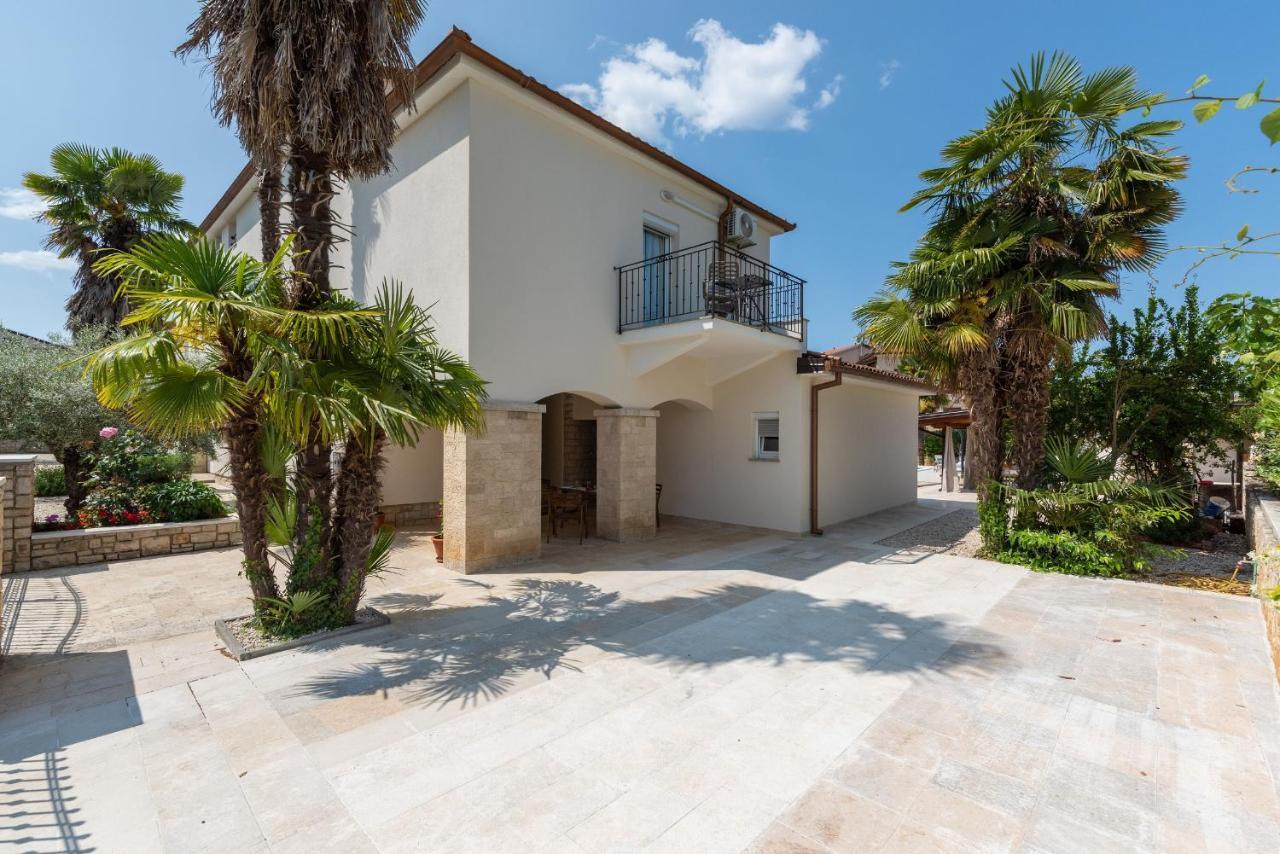 Villa Hope - Apartments With Shared Pool Poreč Exteriér fotografie