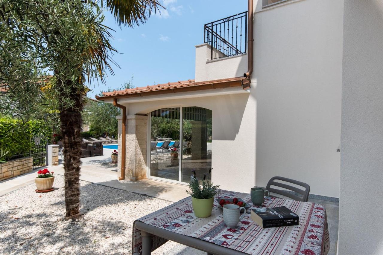 Villa Hope - Apartments With Shared Pool Poreč Exteriér fotografie