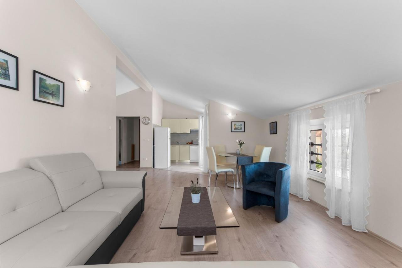 Villa Hope - Apartments With Shared Pool Poreč Exteriér fotografie