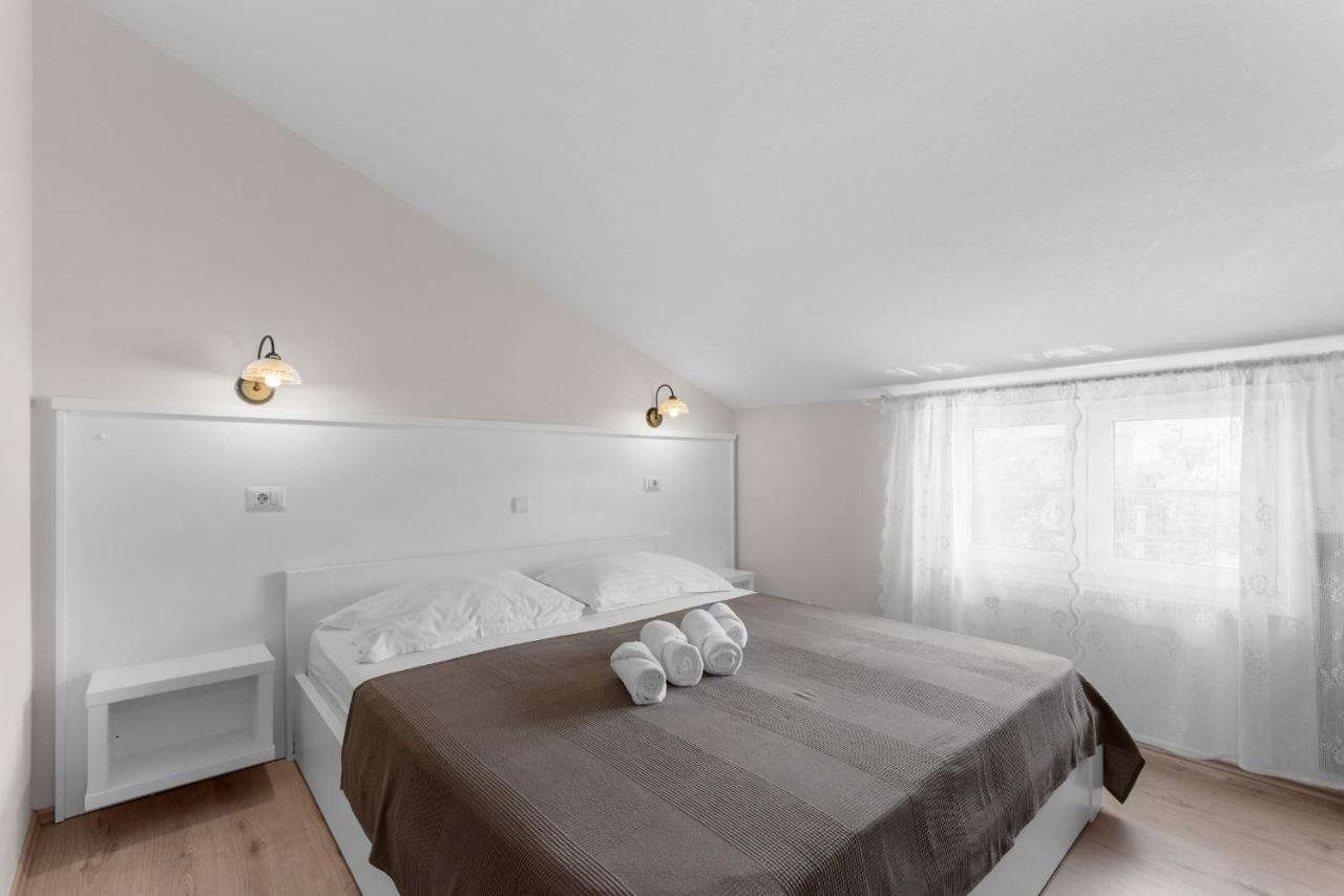 Villa Hope - Apartments With Shared Pool Poreč Exteriér fotografie
